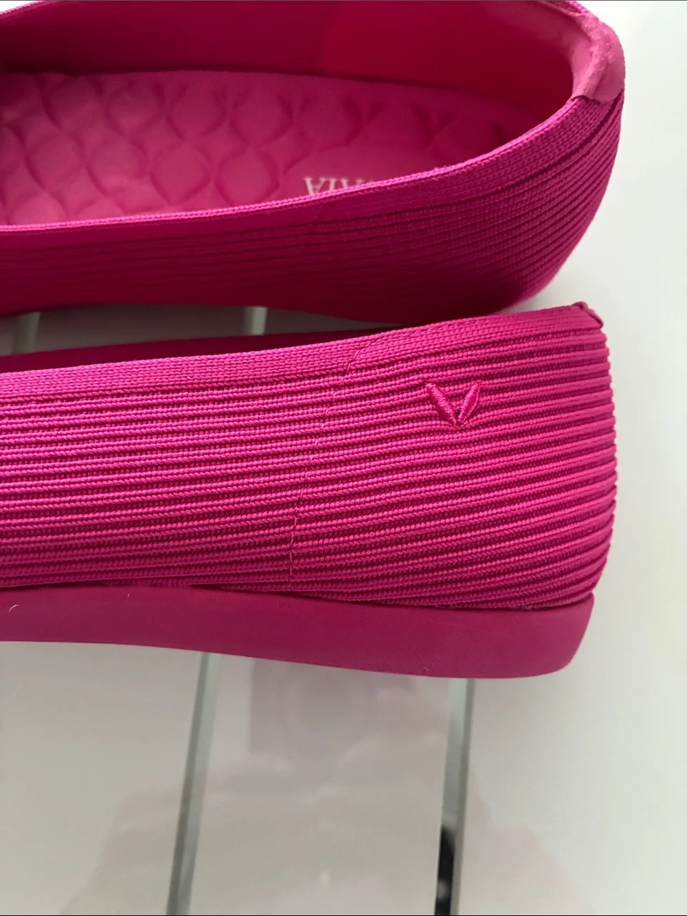 Vivaia Women’s Pink Knit Ballet Flats. Size 9.5